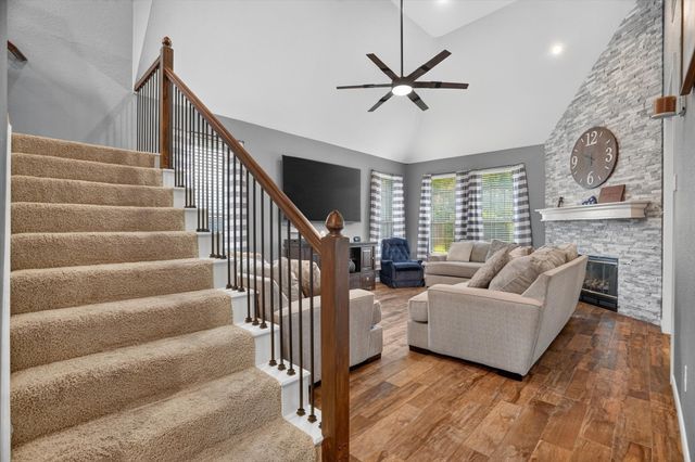 813 Cardinal Ridge Road, Burleson, TX 76028
