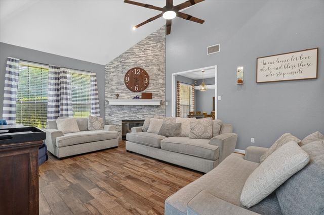 813 Cardinal Ridge Road, Burleson, TX 76028