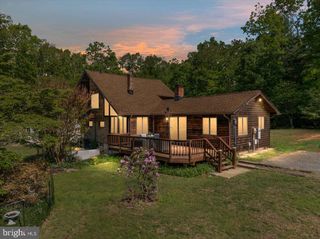 146 LIZZIE MILLS RD, Castleton, VA 22716