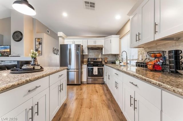 6669 Lucky Strike Way, Las Vegas, NV 89108