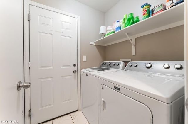 6669 Lucky Strike Way, Las Vegas, NV 89108