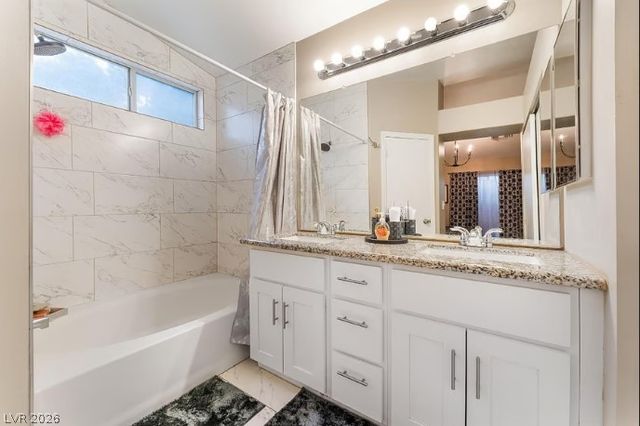 6669 Lucky Strike Way, Las Vegas, NV 89108