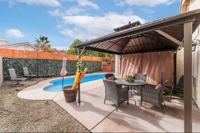 6669 Lucky Strike Way, Las Vegas, NV 89108