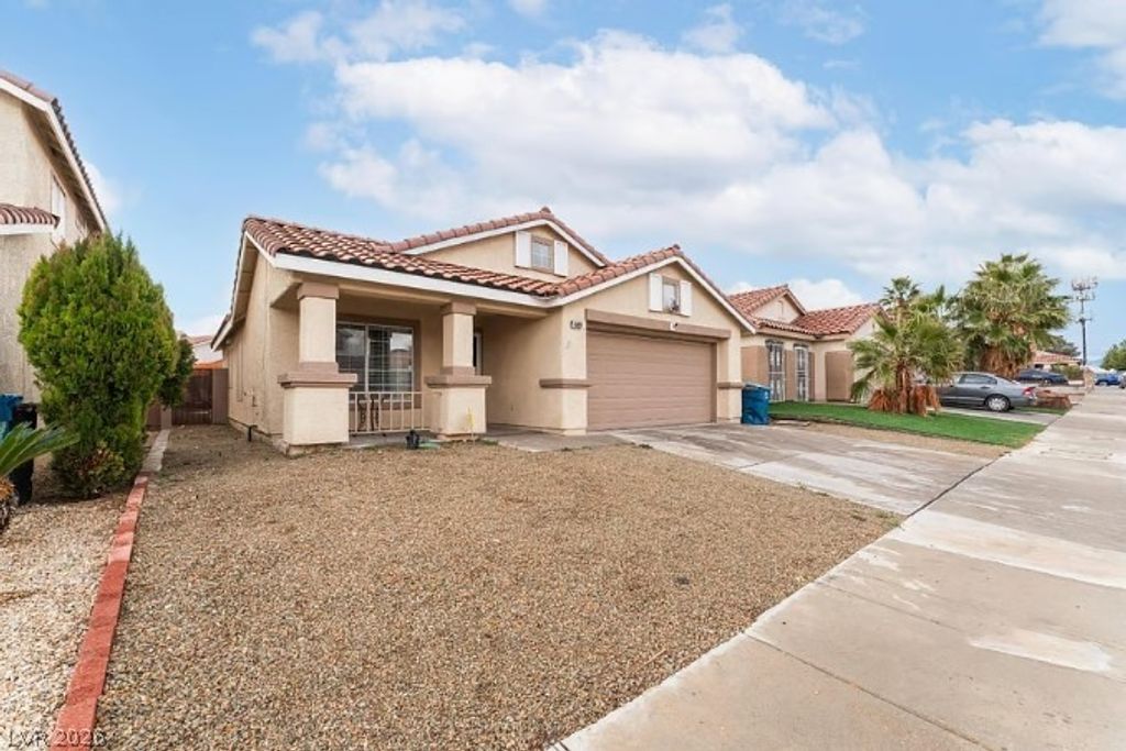 6669 Lucky Strike Way, Las Vegas, NV 89108