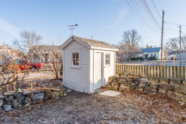 1910 W Pleasant Street, Davenport, IA 52084