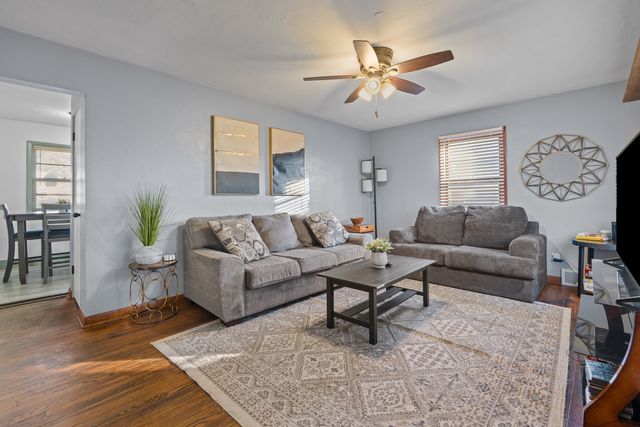 1910 W Pleasant Street, Davenport, IA 52084