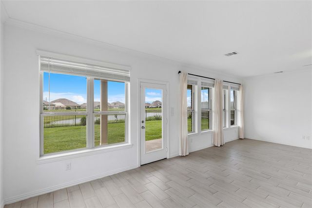 9818 Colonial Downs Drive, Mont Belvieu, TX 77523