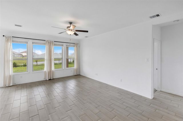 9818 Colonial Downs Drive, Mont Belvieu, TX 77523