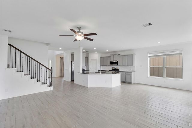 9818 Colonial Downs Drive, Mont Belvieu, TX 77523