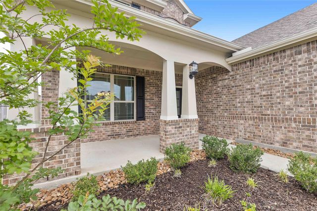 9818 Colonial Downs Drive, Mont Belvieu, TX 77523