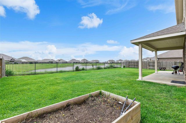 9818 Colonial Downs Drive, Mont Belvieu, TX 77523