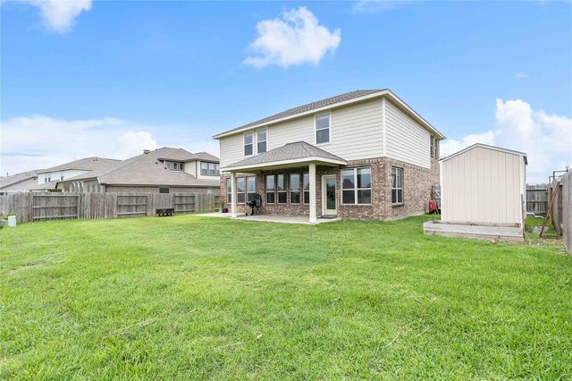 9818 Colonial Downs Drive, Mont Belvieu, TX 77523