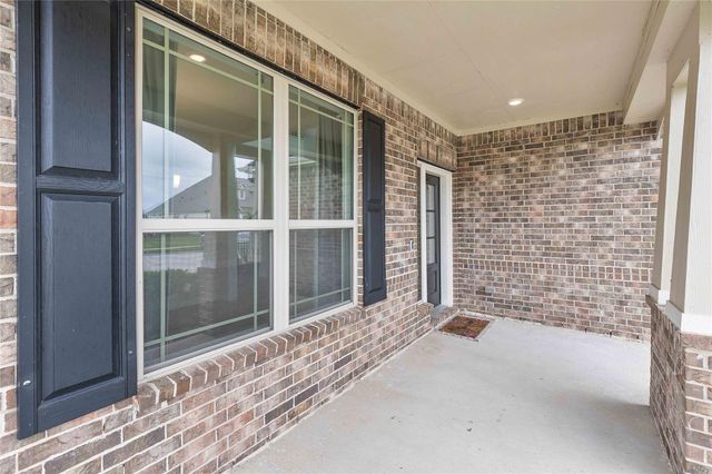 9818 Colonial Downs Drive, Mont Belvieu, TX 77523