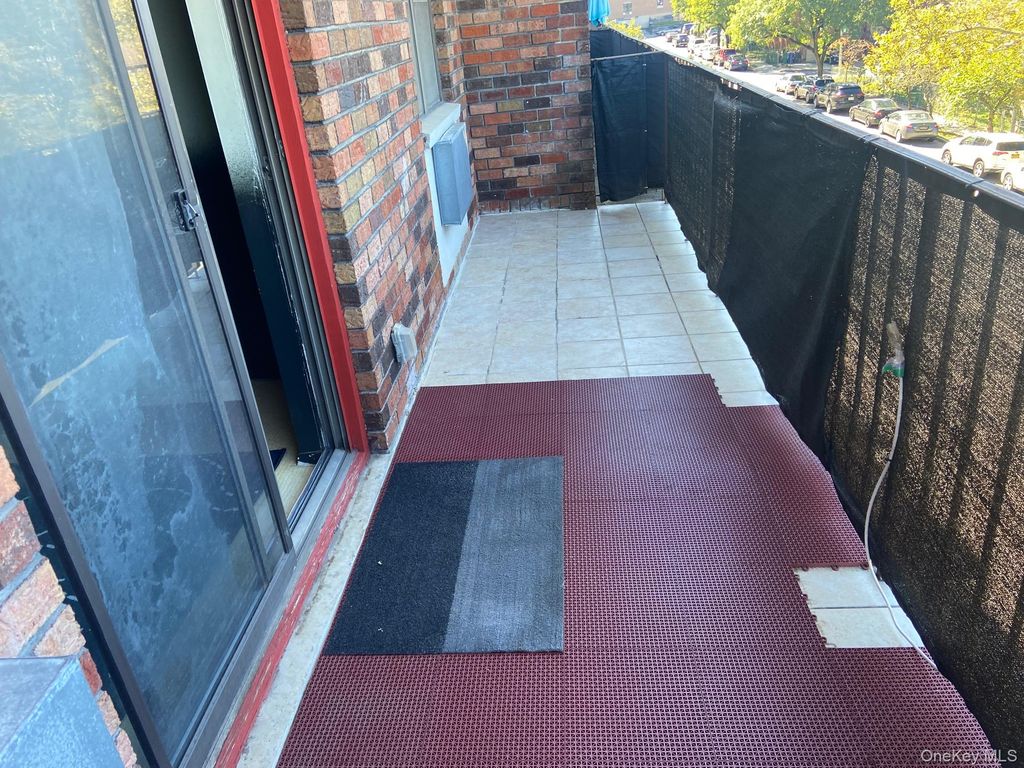 68-01 242nd Street 29E, Douglaston, NY 11362 — photo 4