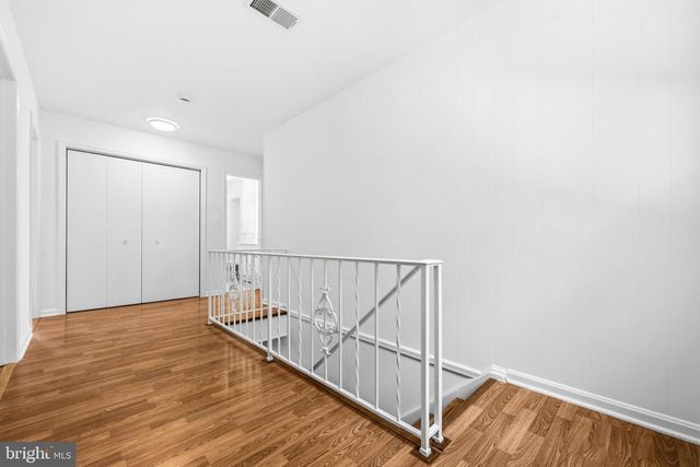 10705 OAK PL, Fairfax, VA 22030