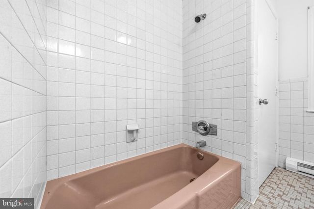10705 OAK PL, Fairfax, VA 22030