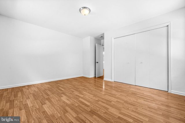 10705 OAK PL, Fairfax, VA 22030