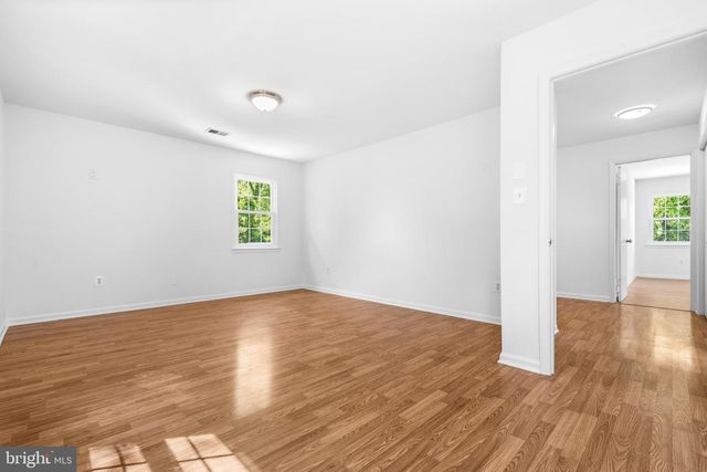 10705 OAK PL, Fairfax, VA 22030