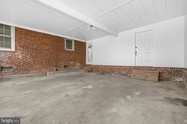 10705 OAK PL, Fairfax, VA 22030
