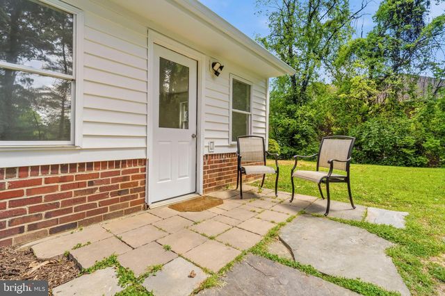 10705 OAK PL, Fairfax, VA 22030