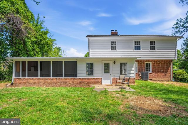 10705 OAK PL, Fairfax, VA 22030