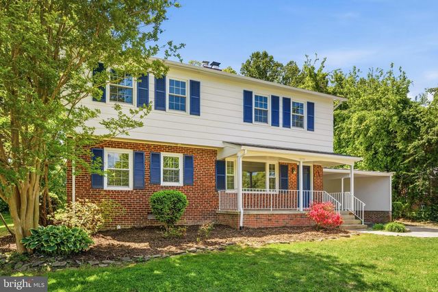 10705 OAK PL, Fairfax, VA 22030