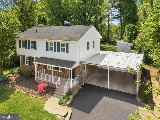10705 OAK PL, Fairfax, VA 22030