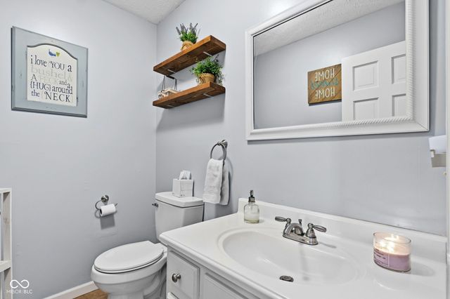 1312 W Country Club Road, Connersville, IN 47331