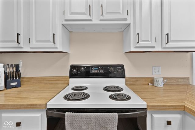 1312 W Country Club Road, Connersville, IN 47331