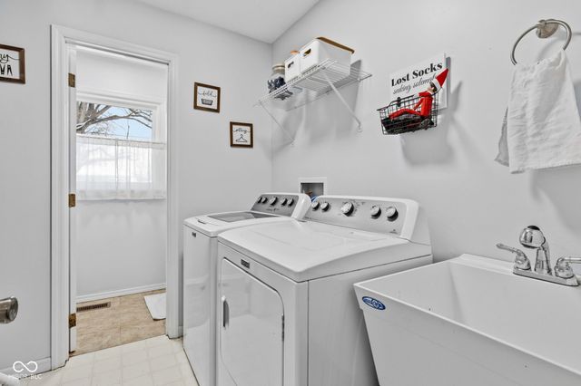 1312 W Country Club Road, Connersville, IN 47331