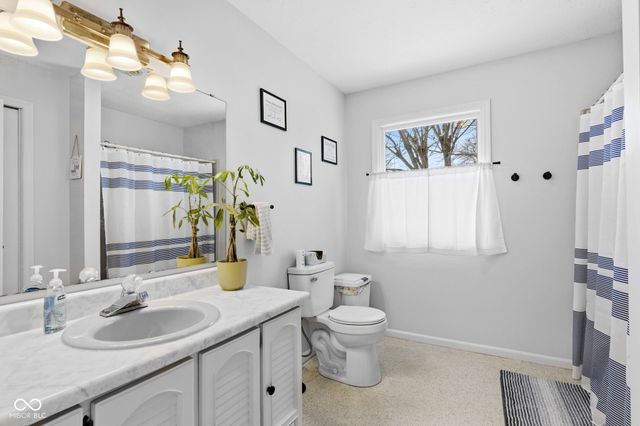 1312 W Country Club Road, Connersville, IN 47331