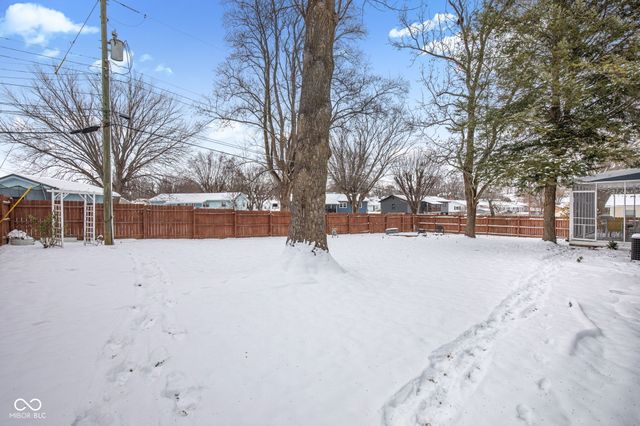 1312 W Country Club Road, Connersville, IN 47331