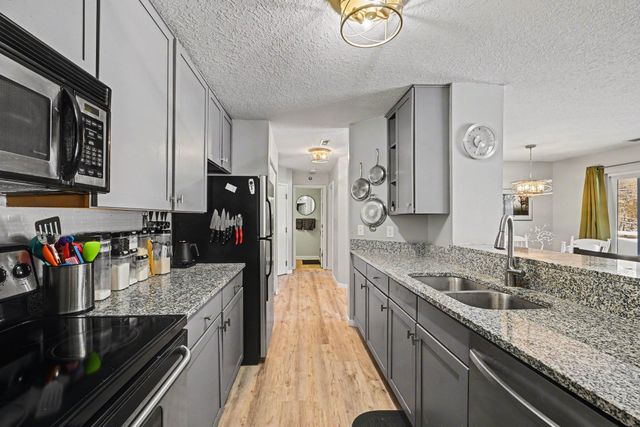 6165 Chasewood Parkway 1, Hopkins, MN 55343