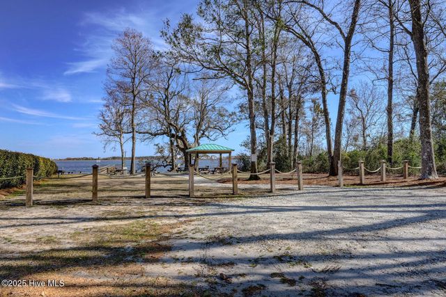 1065 Chadwick Shores Drive, Sneads Ferry, NC 28460