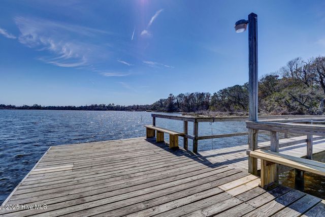 1065 Chadwick Shores Drive, Sneads Ferry, NC 28460