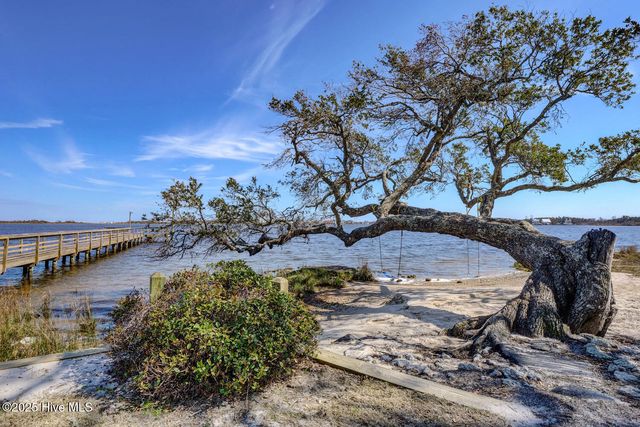 1065 Chadwick Shores Drive, Sneads Ferry, NC 28460