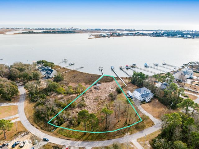 1065 Chadwick Shores Drive, Sneads Ferry, NC 28460