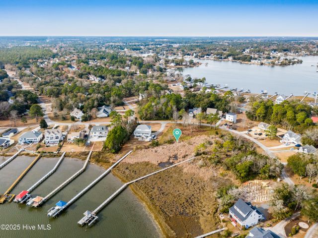 1065 Chadwick Shores Drive, Sneads Ferry, NC 28460