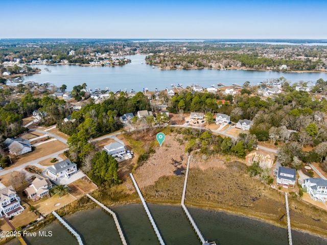 1065 Chadwick Shores Drive, Sneads Ferry, NC 28460