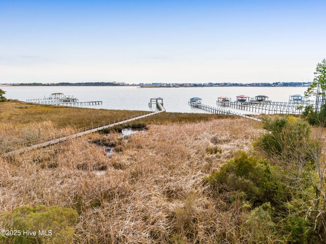 1065 Chadwick Shores Drive, Sneads Ferry, NC 28460