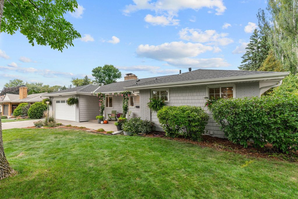 3322 Belden Drive NE, Saint Anthony, MN 55418 — photo 3
