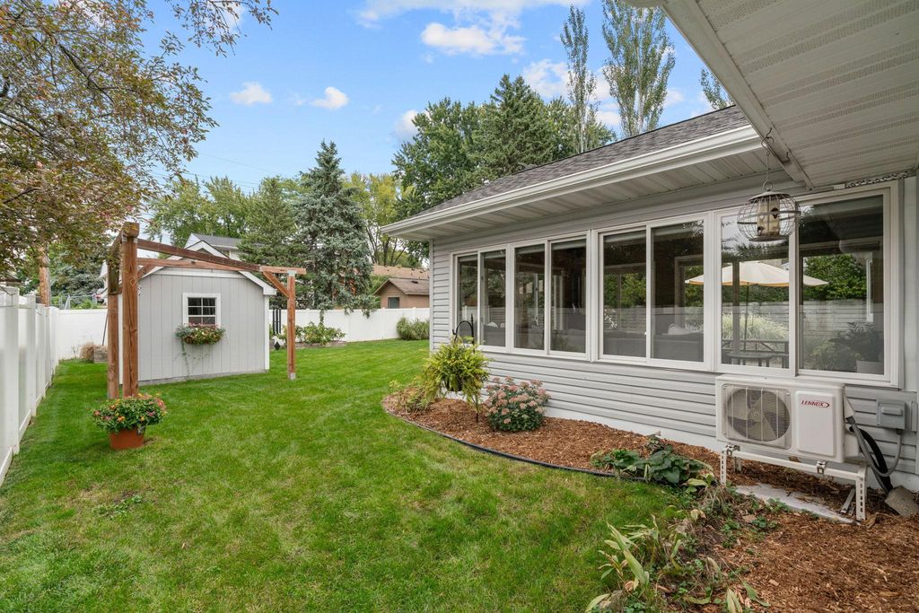 3322 Belden Drive NE, Saint Anthony, MN 55418 — photo 5