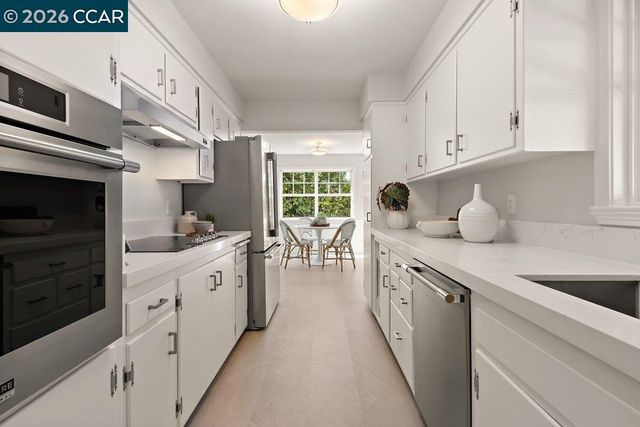 9 Dickenson Drive, Moraga, CA 94556