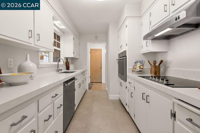 9 Dickenson Drive, Moraga, CA 94556