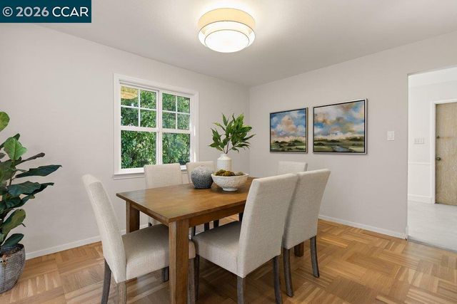 9 Dickenson Drive, Moraga, CA 94556