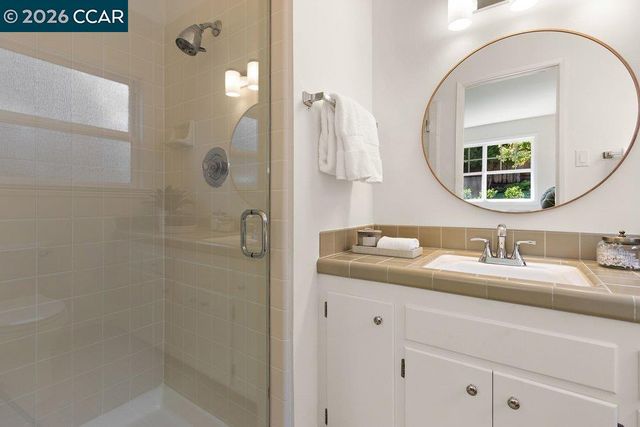 9 Dickenson Drive, Moraga, CA 94556