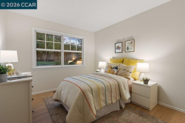 9 Dickenson Drive, Moraga, CA 94556