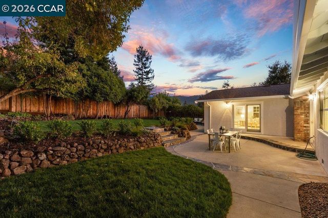 9 Dickenson Drive, Moraga, CA 94556