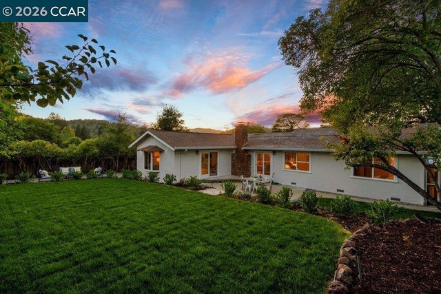 9 Dickenson Drive, Moraga, CA 94556