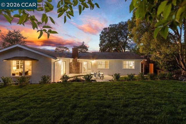 9 Dickenson Drive, Moraga, CA 94556